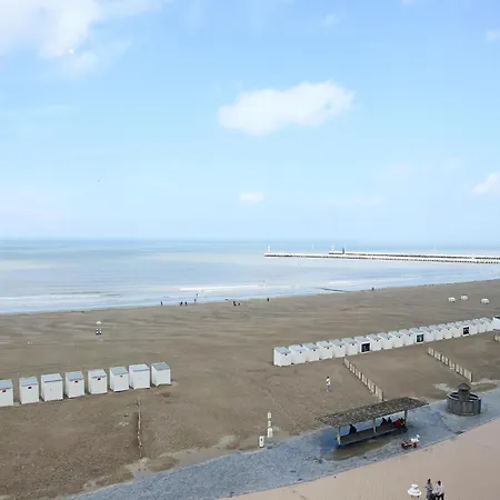 In Near The Beach, Cleaning Included *